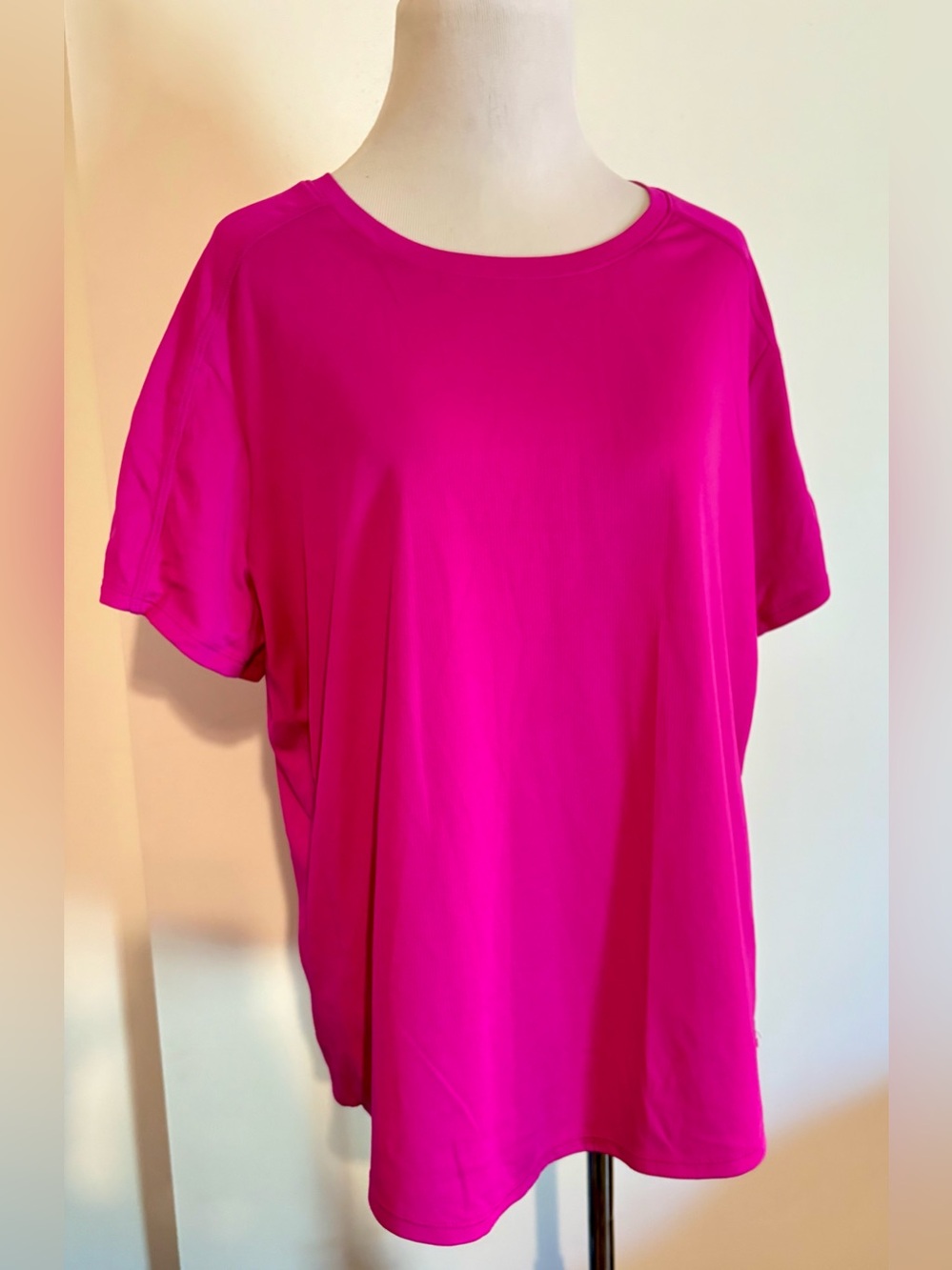 Avia Short Sleeve Crewneck Top in Bright Fuchsia
